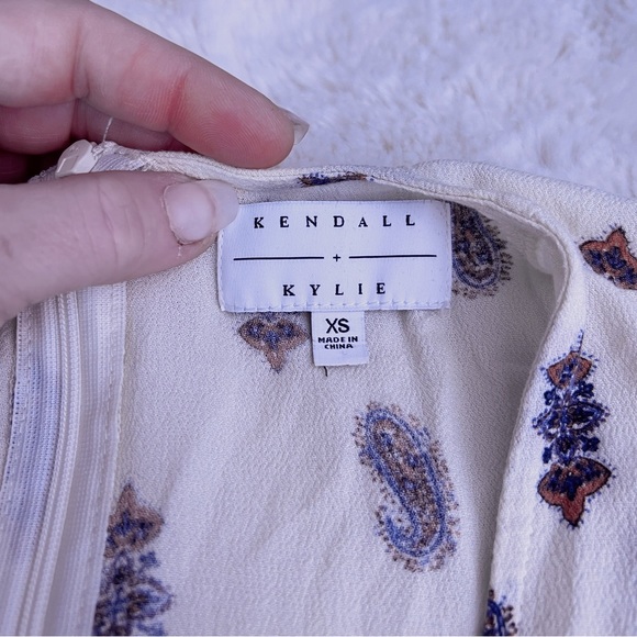 GUC Kendall & Kylie Romper Size XS Zip Up Back & Lace Front Minimal Wear - Picture 8 of 12